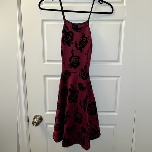 Burgundy Cross Back Dress with Black Velvet Roses Size XS - Picture 3 of 3